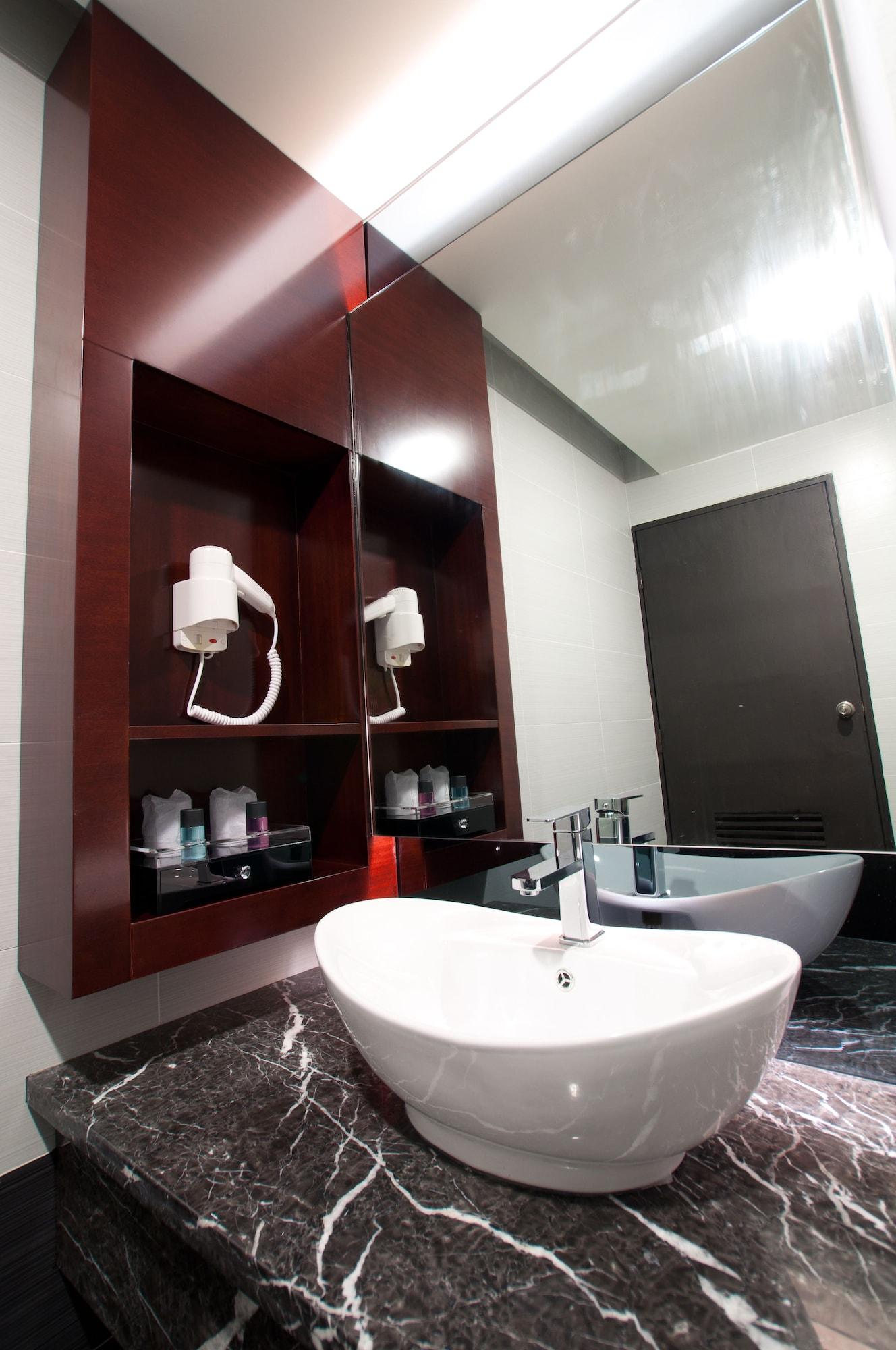 Pariss Hotel Johor Bahru Bagian luar foto