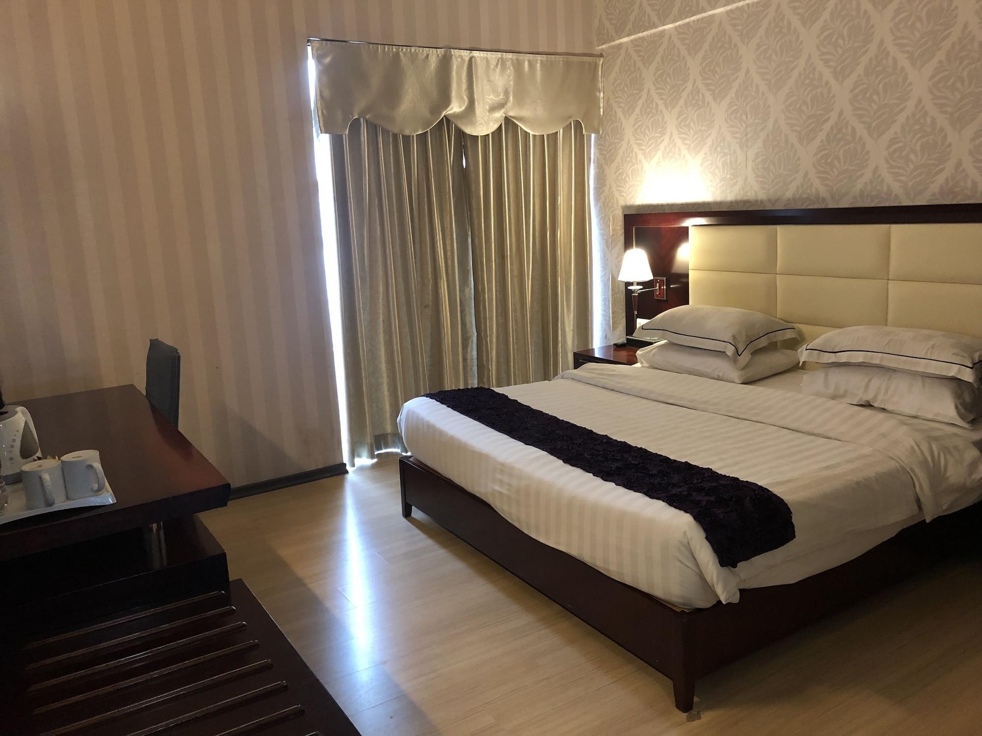 Pariss Hotel Johor Bahru Bagian luar foto