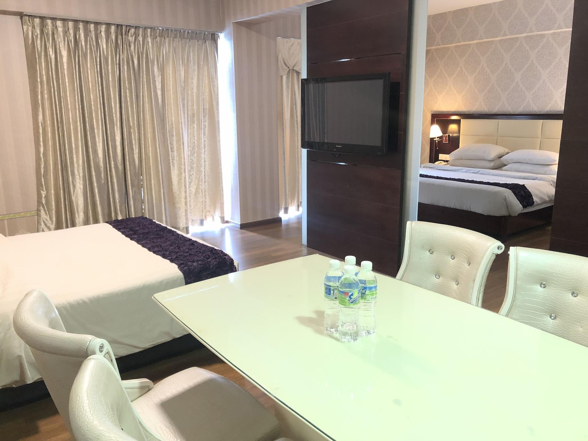 Pariss Hotel Johor Bahru Bagian luar foto
