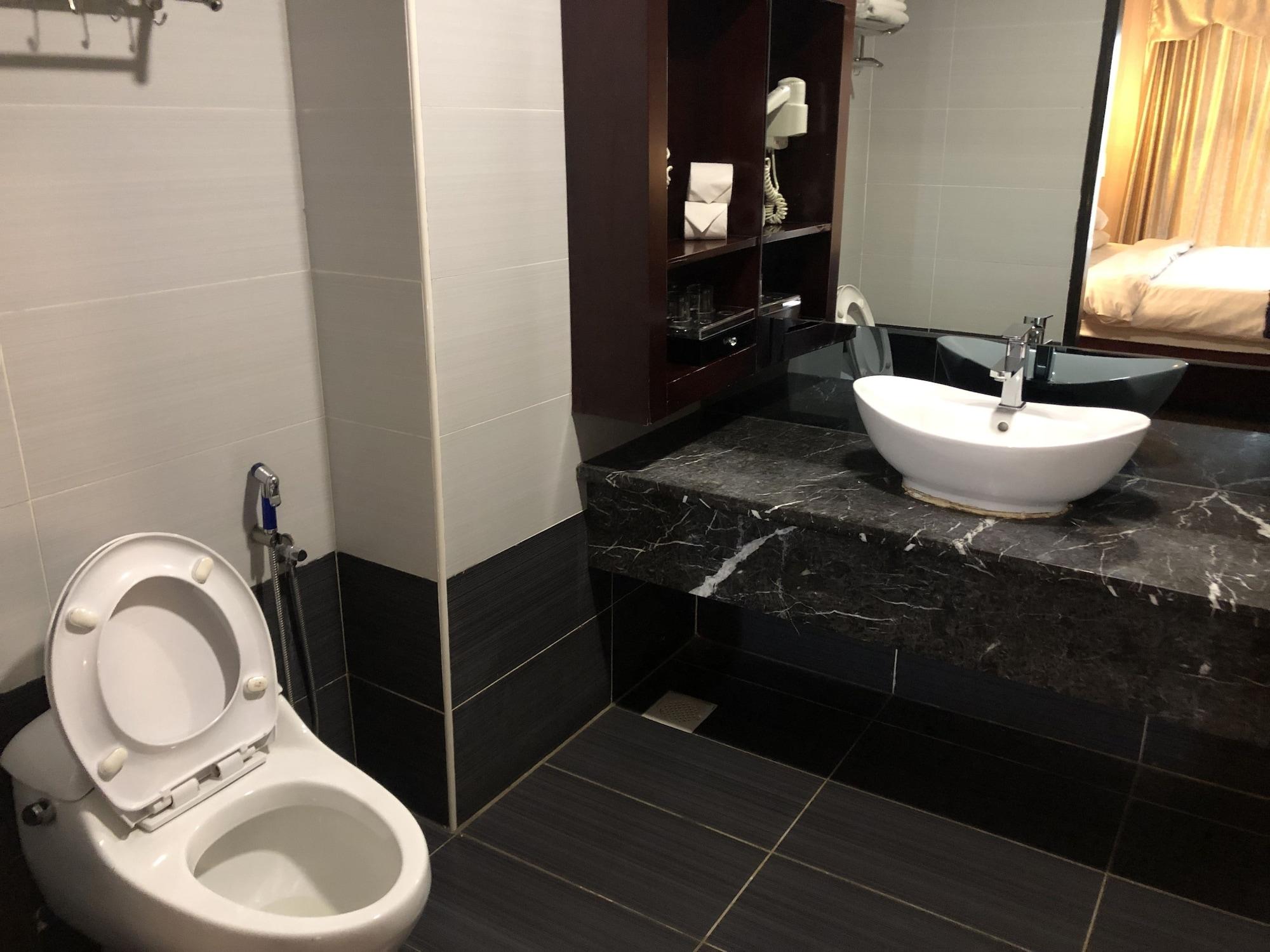 Pariss Hotel Johor Bahru Bagian luar foto