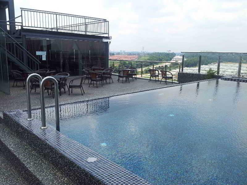 Pariss Hotel Johor Bahru Bagian luar foto