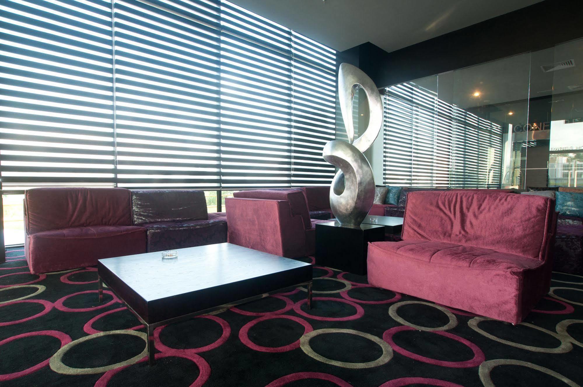 Pariss Hotel Johor Bahru Bagian luar foto
