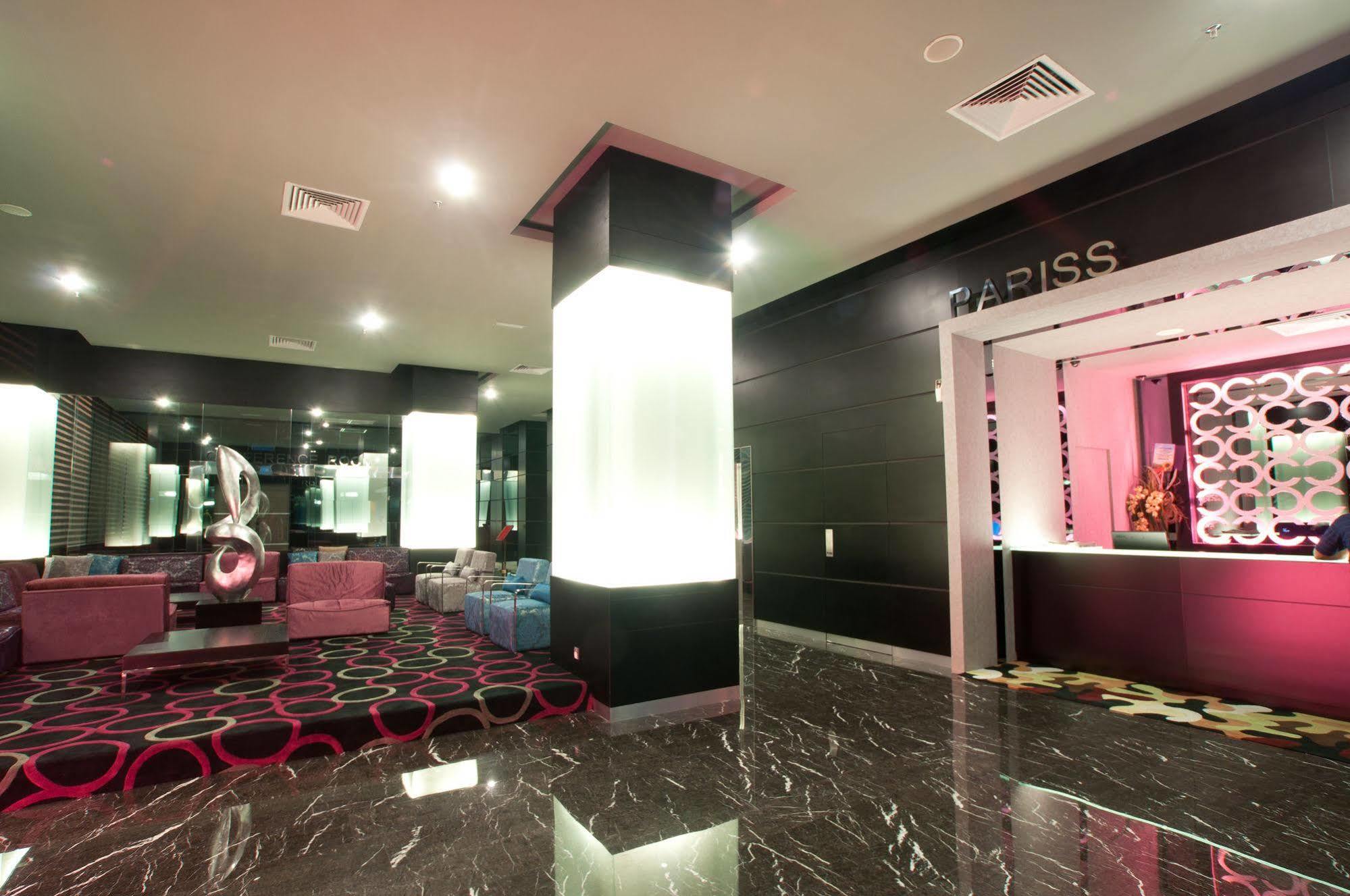 Pariss Hotel Johor Bahru Bagian luar foto