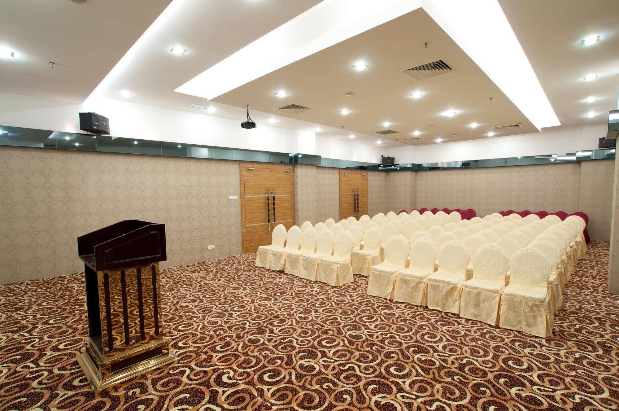 Pariss Hotel Johor Bahru Bagian luar foto