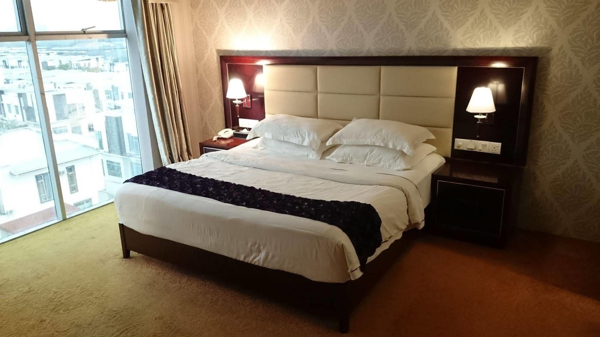 Pariss Hotel Johor Bahru Bagian luar foto